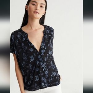 Black and Blue Floral Lucky Brand V Neck High Low Top sz XL